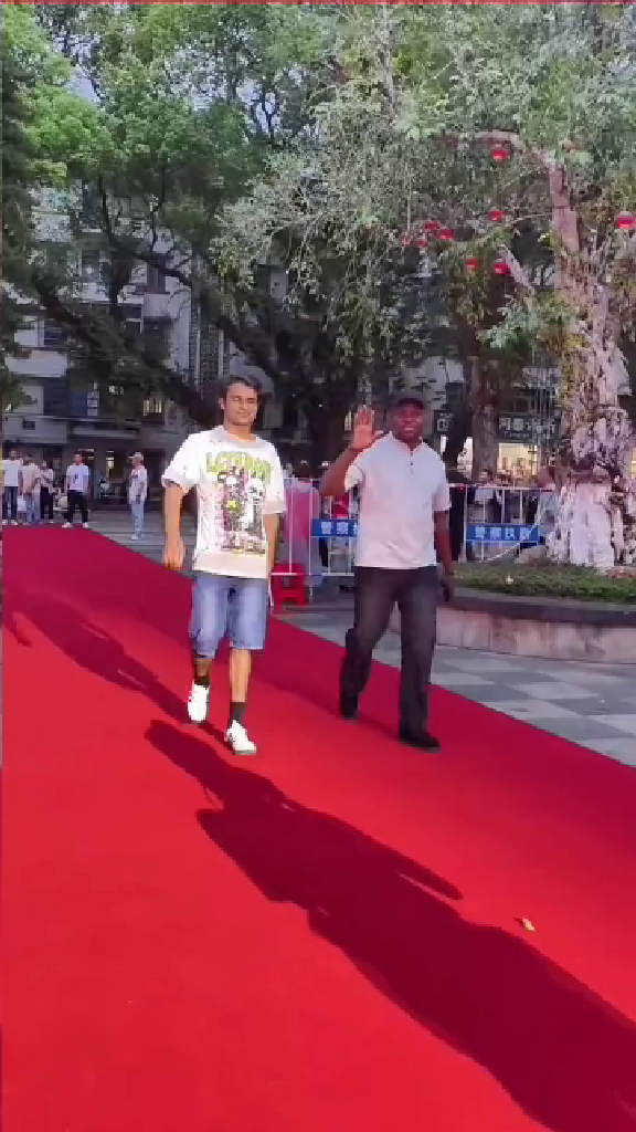 International Talents Walk the Red Carpet