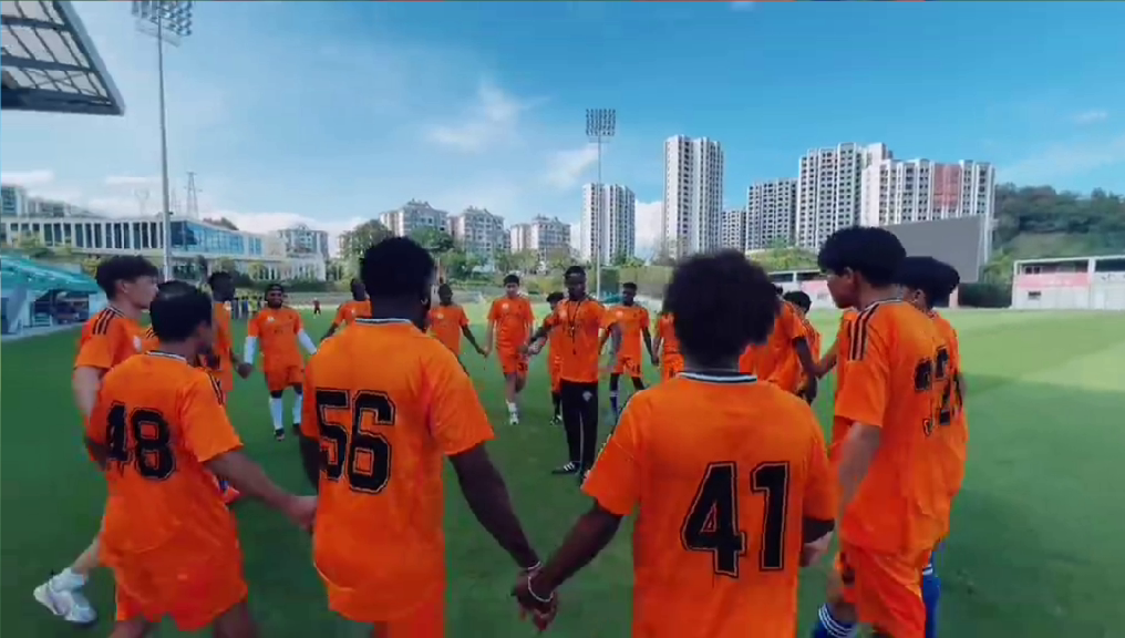 足球队训练