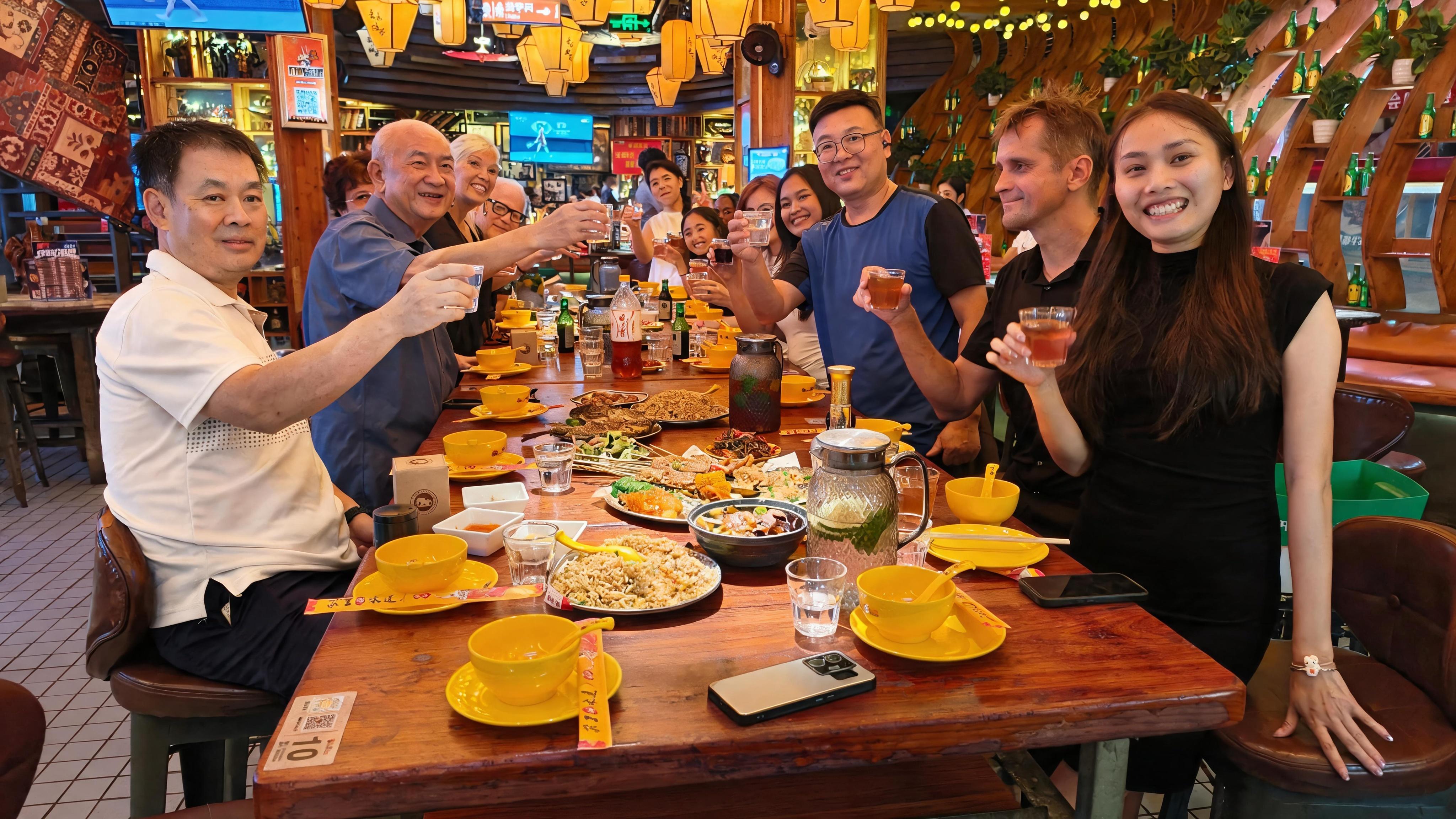 欢度国庆话志愿 平台启幕聚英才｜海口国际人才之家组织国际志愿者开展国庆交流活动