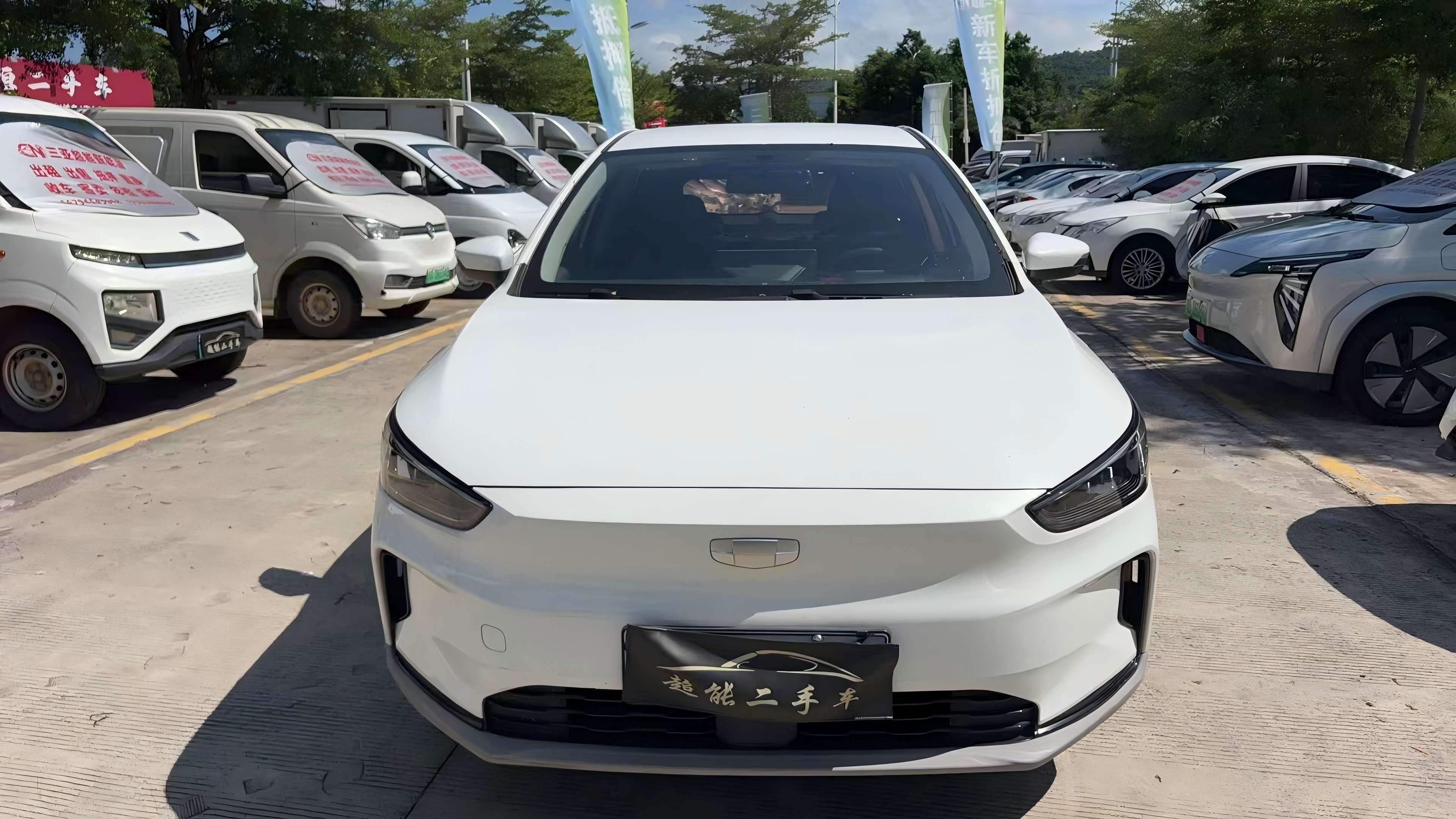 性价比高的二手车出售-2023年吉利几何C